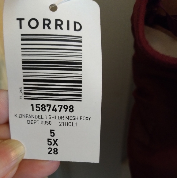 Torrid Top Burgundy one shoulder Sz 5X - Picture 6 of 8